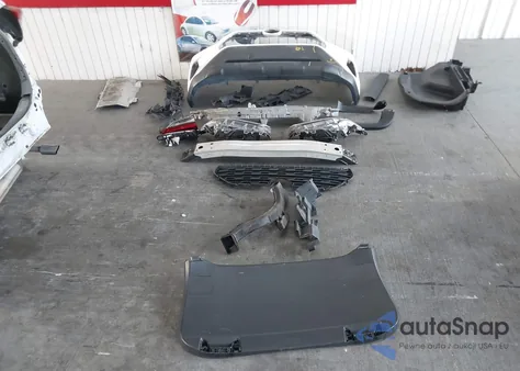 2019 Toyota Rav4 Le z USA, uszkodzony, nr VIN 2T3H1RFV6KW038693